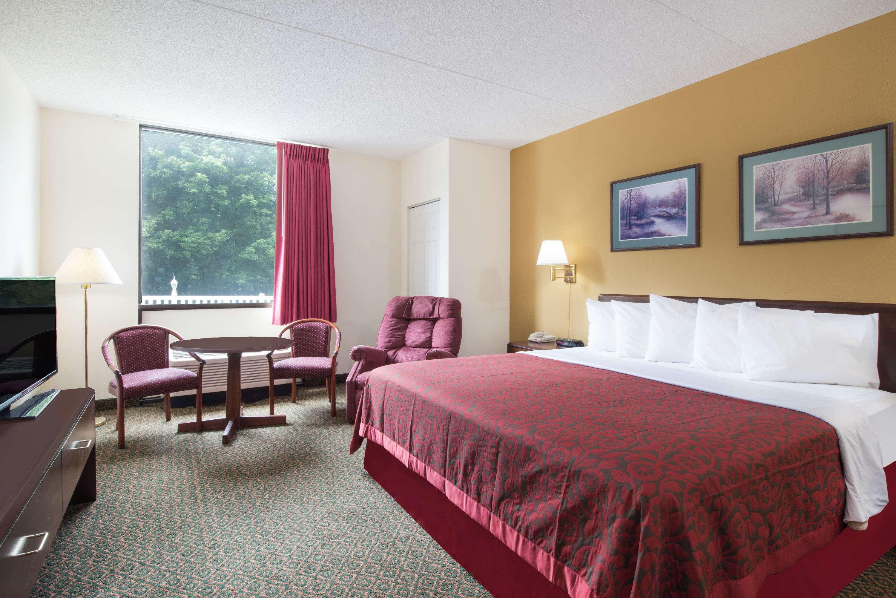 Days Inn By Wyndham Чемберсберг Экстерьер фото
